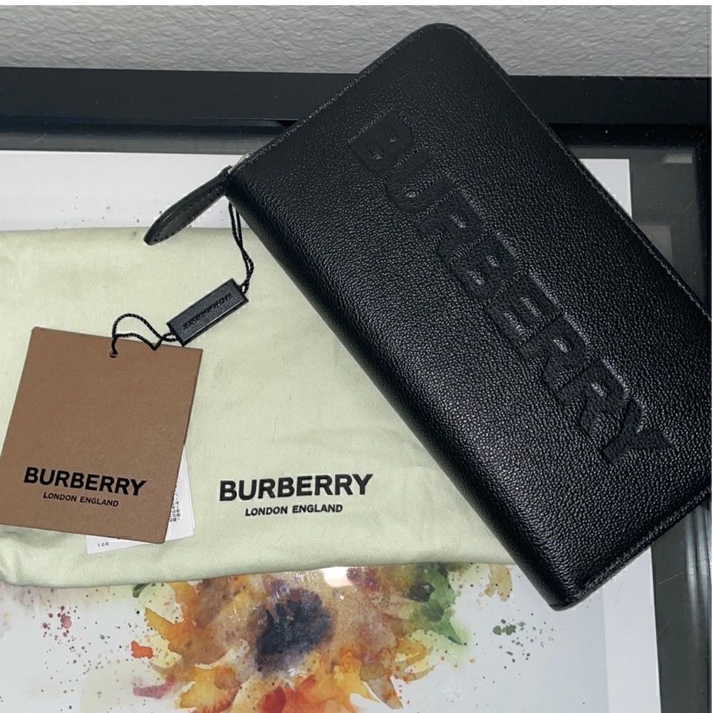 NWT Burberry Elmore Black Leather Full Zippy Wallet 🖤